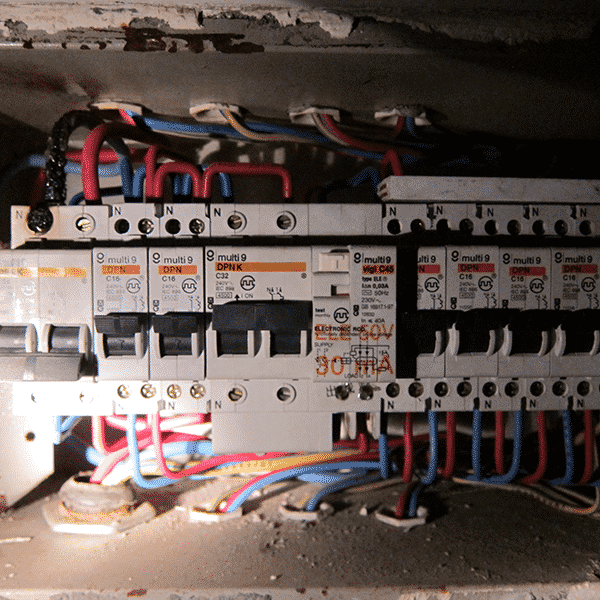Picture showing fault wiring