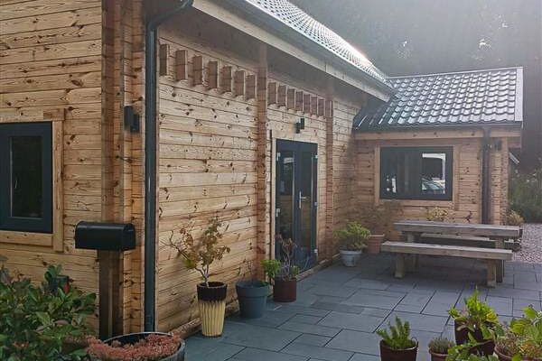 Montrose Road - external